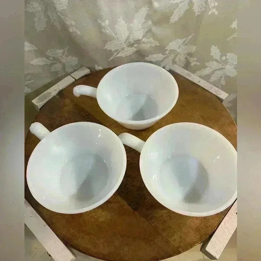 VTG USA Anchor Hocking Fire King Oven Proof Milk Glass 5" Mixing Bowls Set  of 3